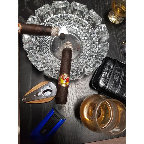 La Gloria Cubana Maduro Cigars - Neptune Cigar