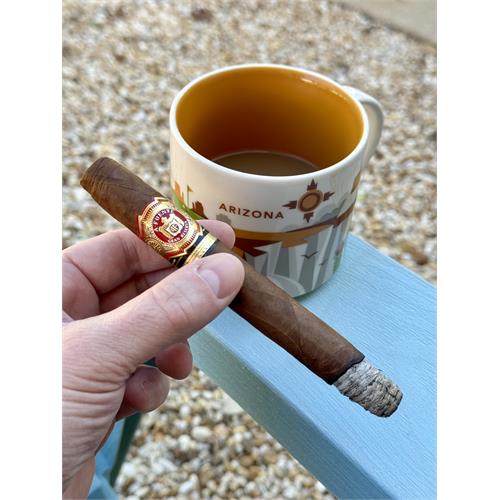 Arturo Fuente Hemingway Sungrown Cigars - Neptune Cigar
